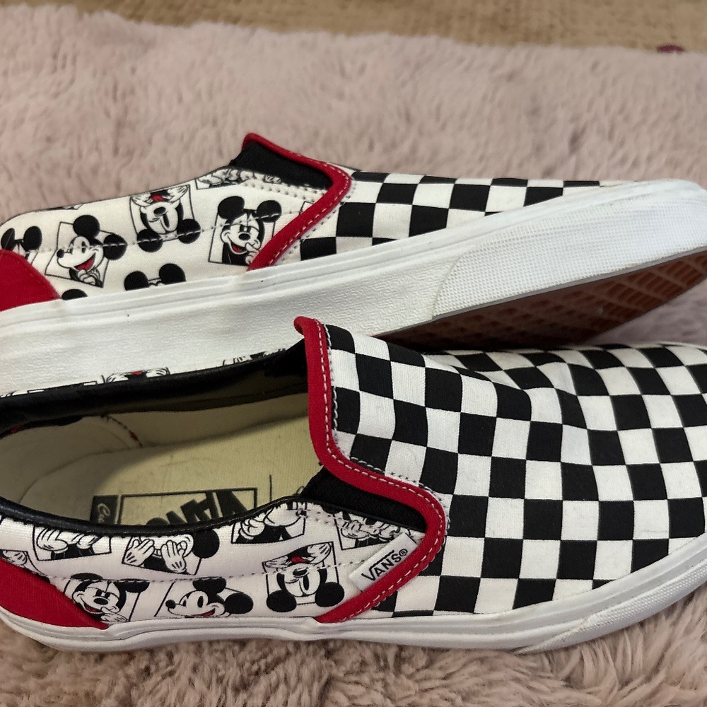 Custom Mickey Mouse vans men’s 8.5/womens 10
